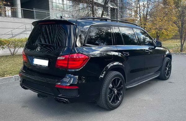 260 Внедорожник Mercedes GL 400 AMG 2016 3DwJ