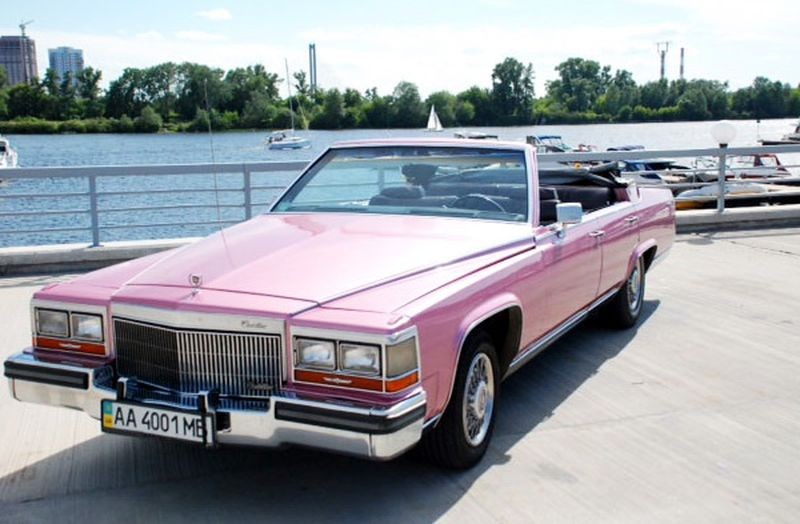 194 Ретро автомобиль Cadillac Fleetwood cabrio розовый laBo