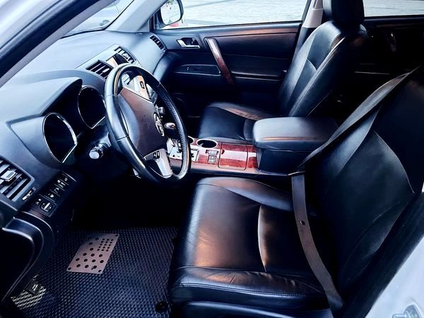 037 Внедорожник Toyota Highlander белая заказать j8Pk