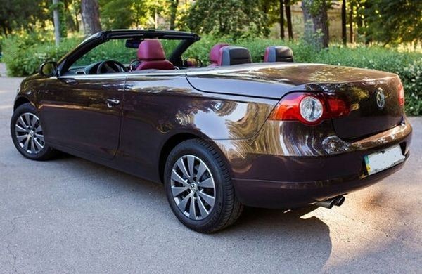 225 Кабриолет Volkswagen EOS шоколадный 3ago