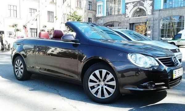225 Кабриолет Volkswagen EOS шоколадный 3ago