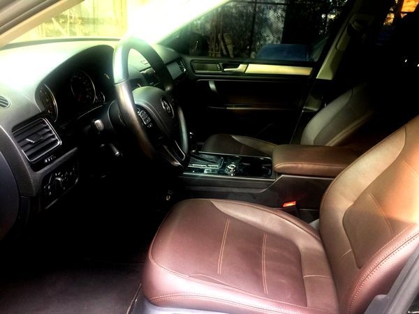 265 Внедорожник Volkswagen Touareg NEW черный lkQ5