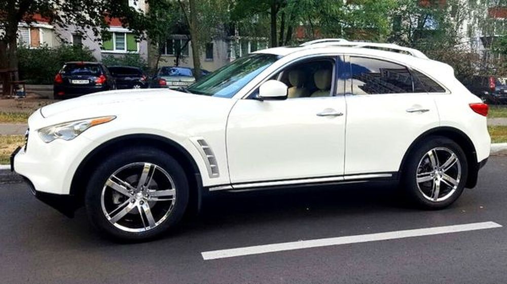 236 Внедорожник Infiniti FX35 белая l0Vn