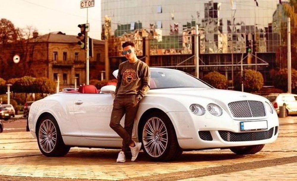 217 Кабриолет Bentley Continental GT белый 2yAA