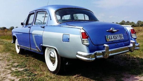 129 Ретро авто Volga GAZ 21 голубая lzzA