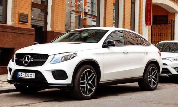 300 Внедорожник Mercedes GLE 2019 белый 2ERQ