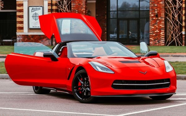 366 Кабриолет CHEVROLET CORVETTE TARGA красный 3XRa