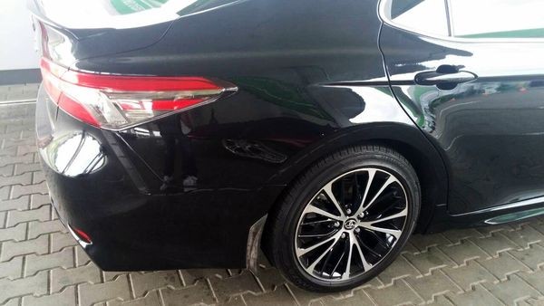 149 Toyota Camry V70 черная 2018 2V0y