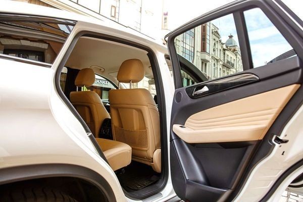300 Внедорожник Mercedes GLE 2019 белый 2ERQ