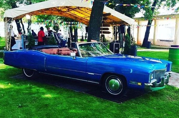 192 Ретро автомобиль Cadillac Eldorado голубой lkaV