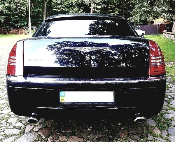 136 Chrysler 300C черный авто на свадьбу 2xKk