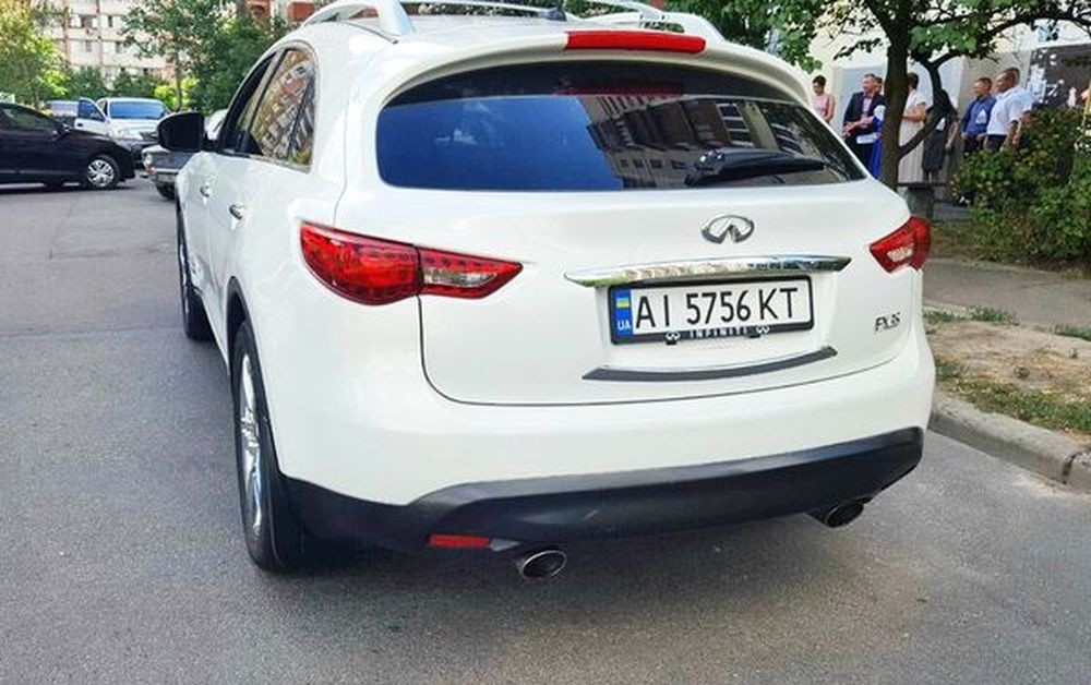 236 Внедорожник Infiniti FX35 белая l0Vn