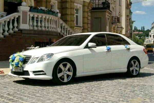 112 Mercedes W212 NEW белый 30m5
