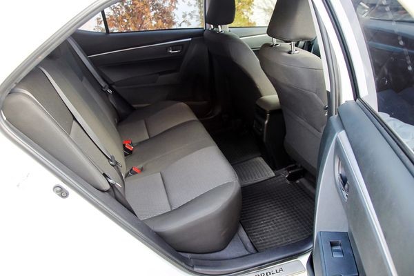 170 Toyota Corolla белая авто на свадьбу 3EgQ
