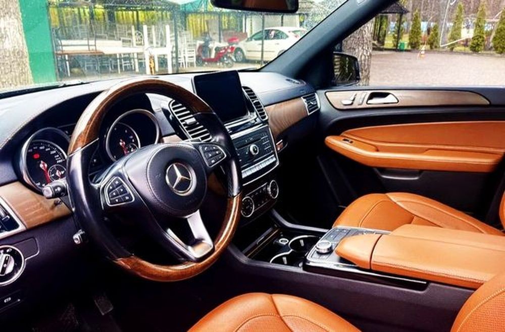 253 Внедорожник Mercedes-Benz GLS 350 на свадьбу jyL1