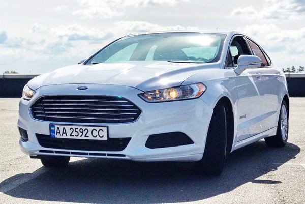 368 Ford Fusion 2015 белый авто на свадьбу j5WY