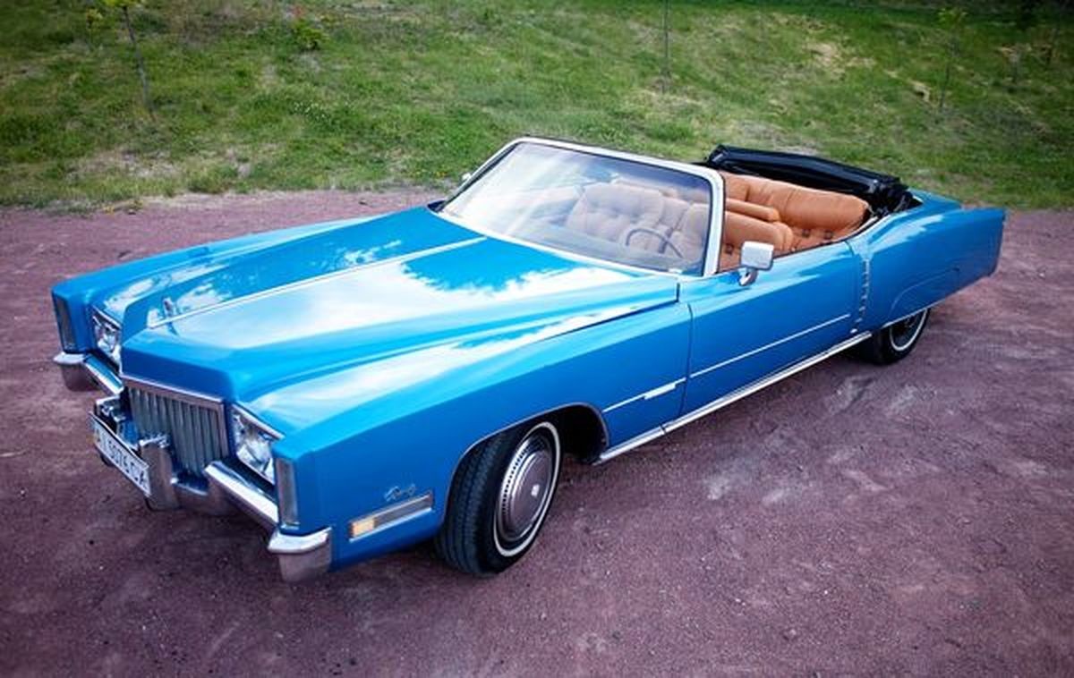 192 Ретро автомобиль Cadillac Eldorado голубой lkaV