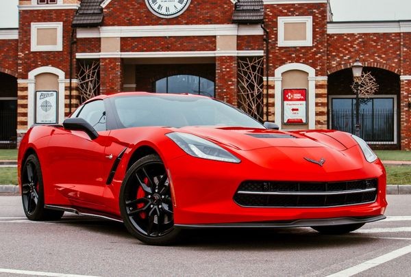 366 Кабриолет CHEVROLET CORVETTE TARGA красный 3XRa
