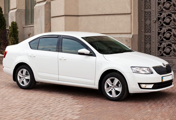 179 Skoda Octavia A7 белая авто на свадьбу 3e9X