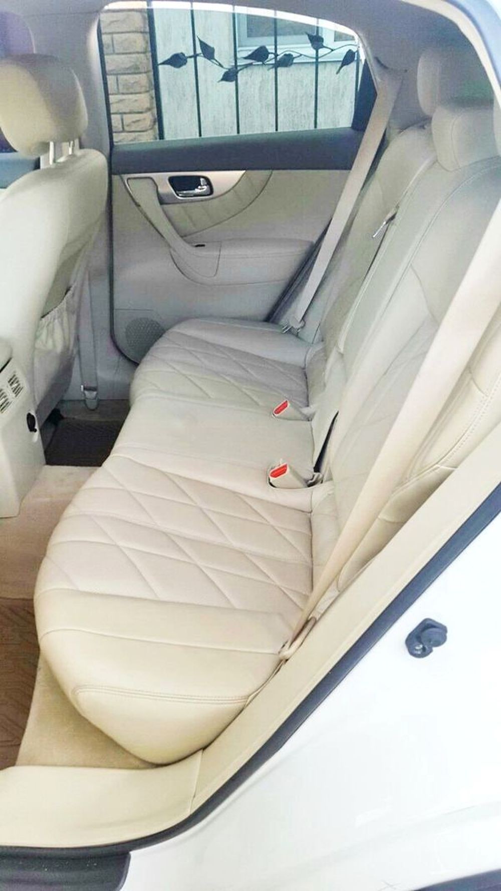 236 Внедорожник Infiniti FX35 белая l0Vn