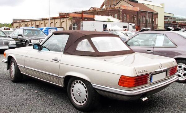 171 Ретро автомобиль Mercedes SL 107 1985 год lApg