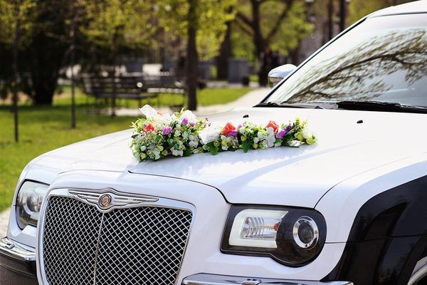 125 Chrysler 300C черно-белый авто на свадьбу lBDb