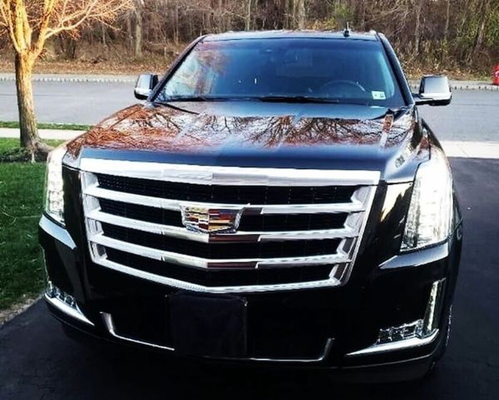 360 Cadillac Escalade черный new на свадьбу 3Aeg