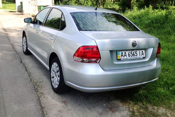 184 Volkswagen Polo седан авто на свадьбу lOxZ