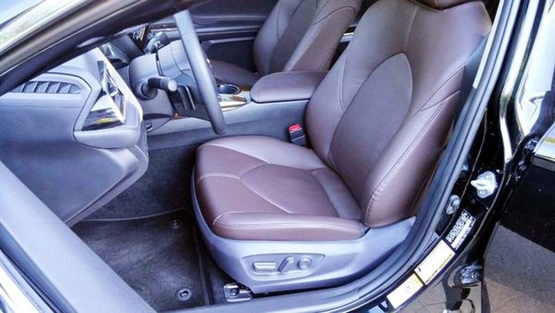 149 Toyota Camry V70 черная 2018 2V0y