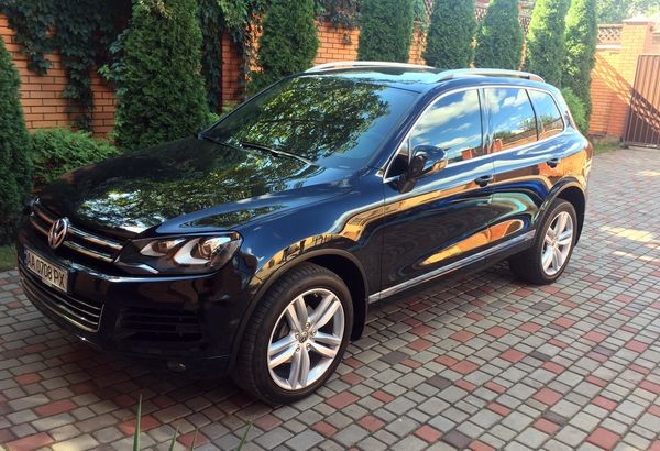 265 Внедорожник Volkswagen Touareg NEW черный lkQ5