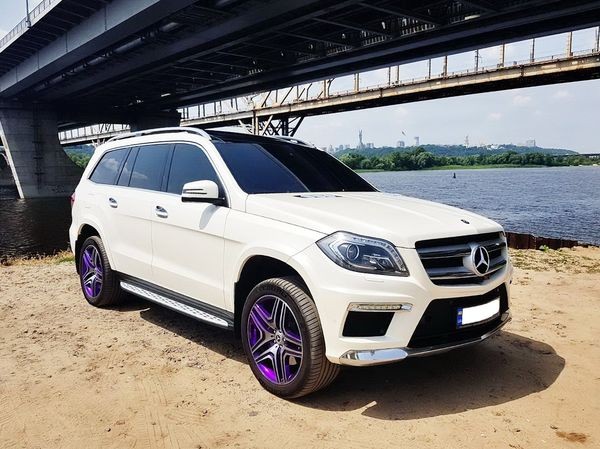 057 Внедорожник Mercedes GL350d j0Ve