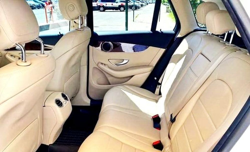 087 Mercedes-Benz GLC 300 белый джип на свадьбу 34mY