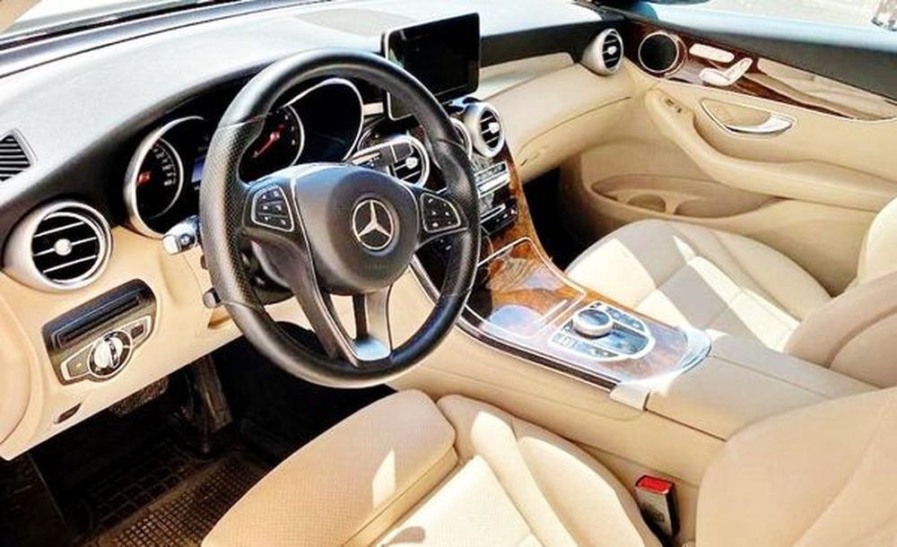 087 Mercedes-Benz GLC 300 белый джип на свадьбу 34mY