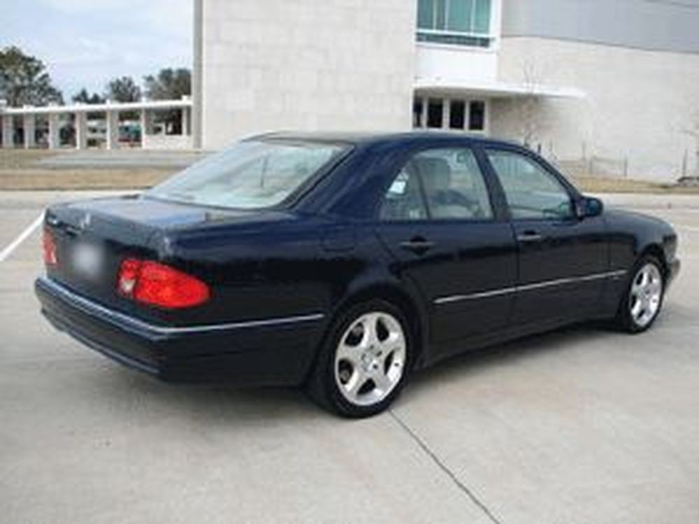 175 Mercedes W210 черный 2zOA