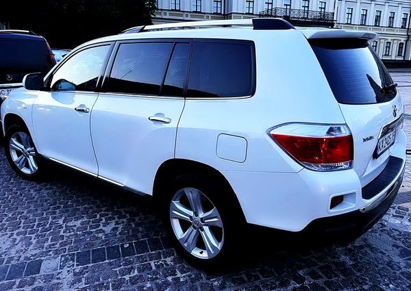 037 Внедорожник Toyota Highlander белая заказать j8Pk