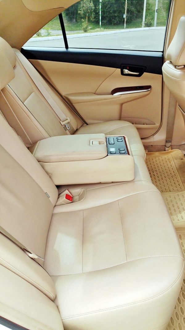 152 Toyota Camry V50 белая авто на свадьбу lYW1