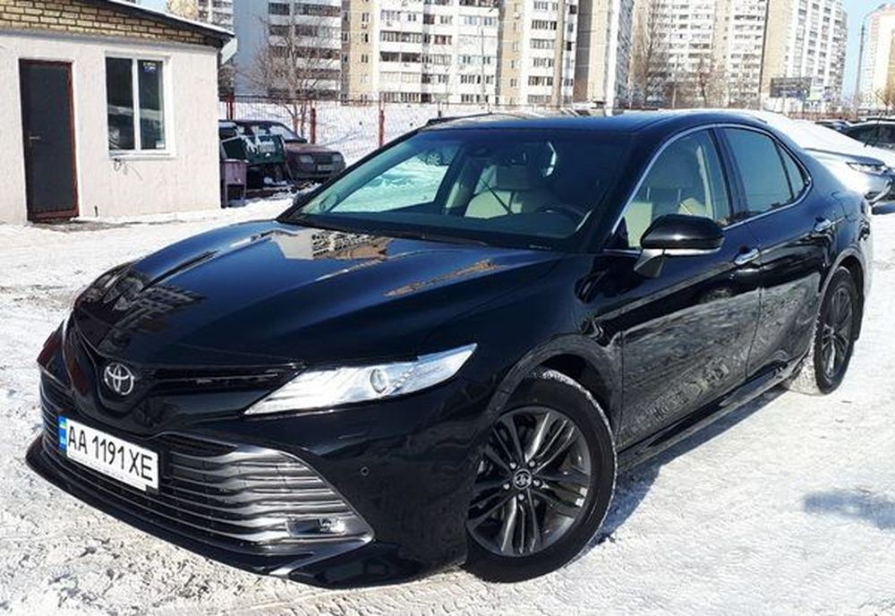 150 Toyota Camry V70 черная 2019 авто на свадьбу jvnn