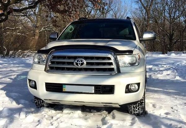 238 Внедорожник Toyota Sequoia белая на свадьбу jLZ7