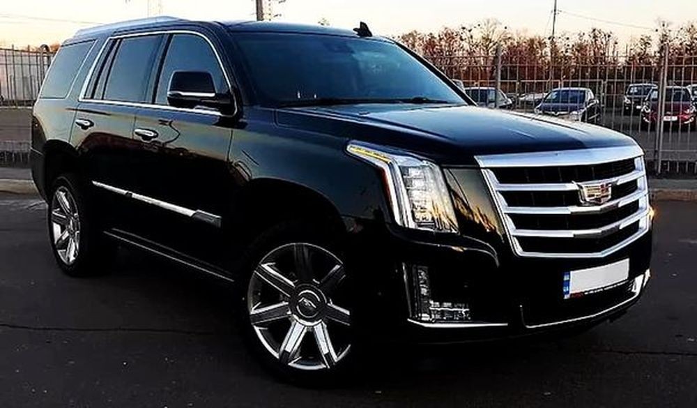 360 Cadillac Escalade черный new на свадьбу 3Aeg