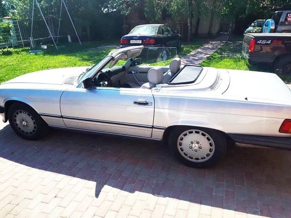 171 Ретро автомобиль Mercedes SL 107 1985 год lApg