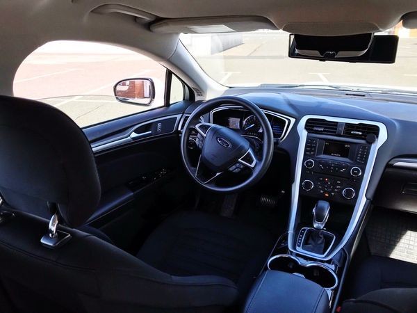 368 Ford Fusion 2015 белый авто на свадьбу j5WY
