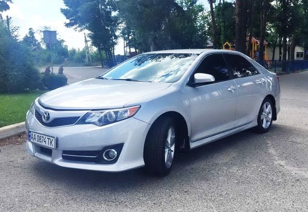 148 Toyota Camry V50 серебристая авто на свадьбу jmNQ