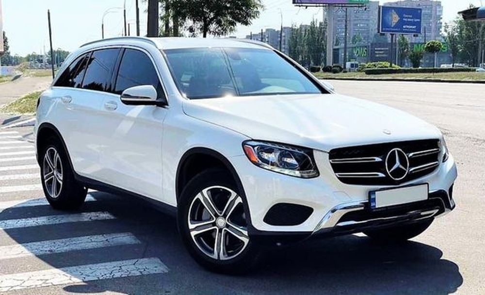 087 Mercedes-Benz GLC 300 белый джип на свадьбу 34mY