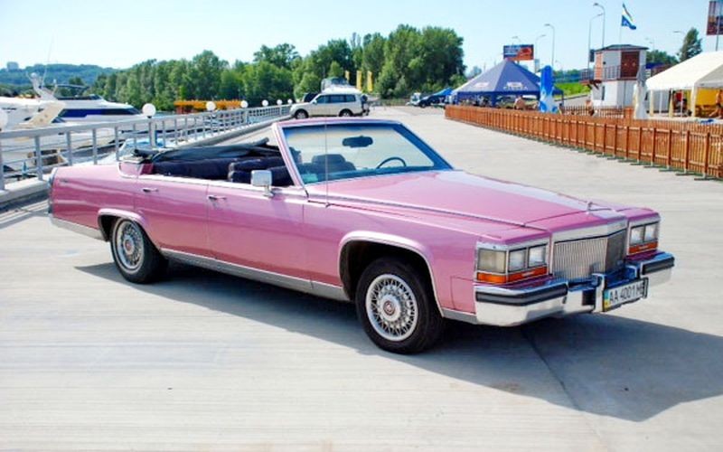 194 Ретро автомобиль Cadillac Fleetwood cabrio розовый laBo