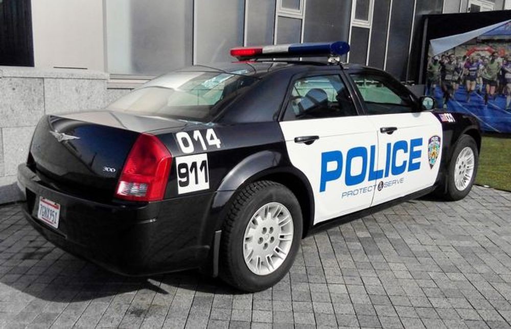 164 автомобиль полиции New York 2e9B