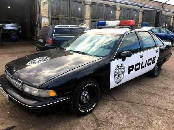 382 автомобиль полиции Chevrolet Caprice на съемки кино рекламы 3zOp
