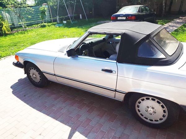 171 Ретро автомобиль Mercedes SL 107 1985 год lApg