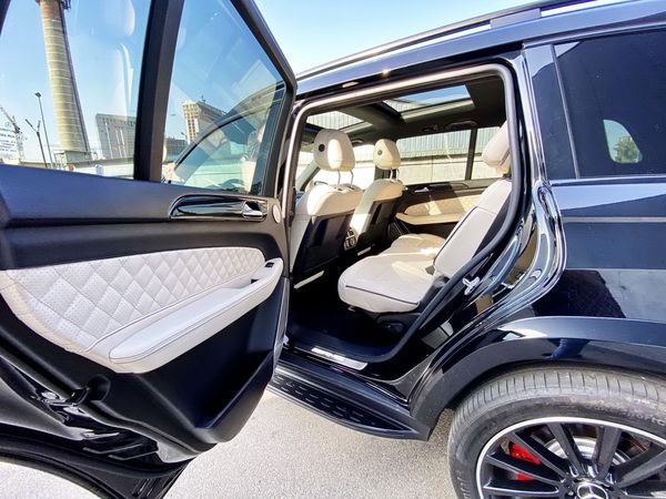 208 Внедорожник Mercedes GLS 63 AMG черный 2018 jnrJ