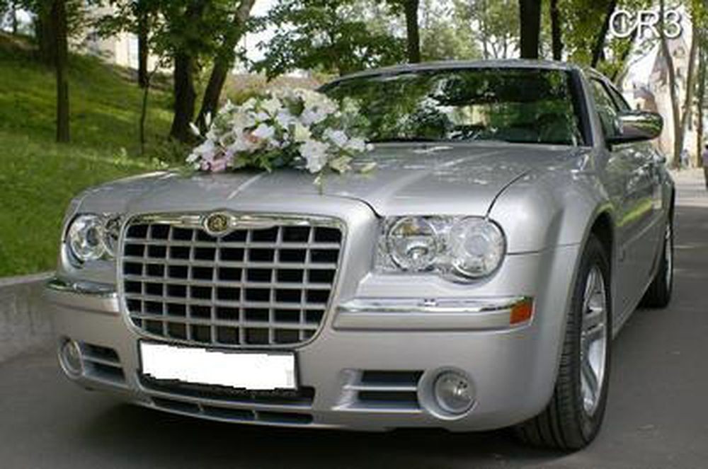 138 Chrysler 300C серебристый авто на свадьбу 3Pmd