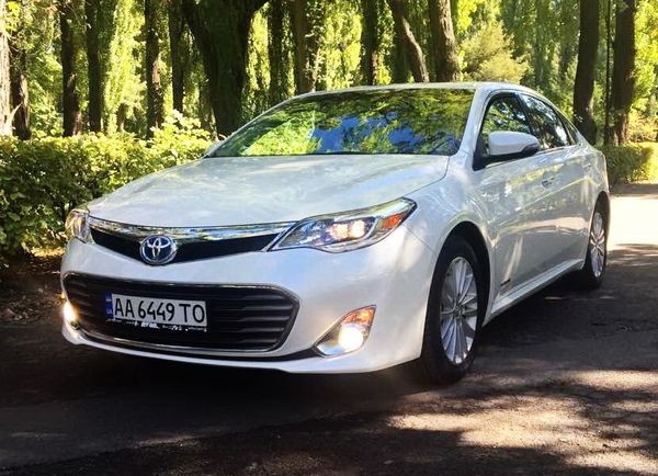 147 Toyota Avalon белая авто на свадьбу 3a9v